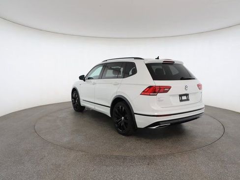Used 2021 Volkswagen Tiguan SE R-Line image 11