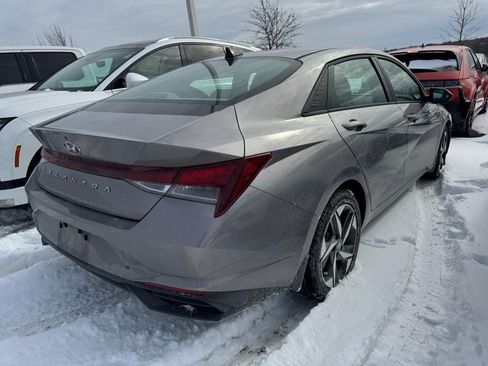 Certified 2023 Hyundai Elantra SEL w/ Convenience Package image 2