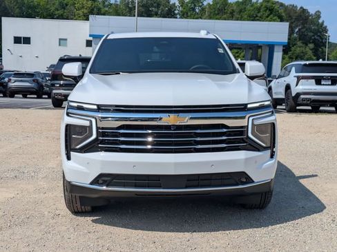 New 2026 Chevrolet Suburban LT w/ Comfort Package AWD/4WD image 6