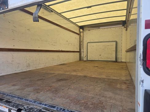 Used 2022 Ford E-350 and Econoline 350 Super Duty RWD image 9