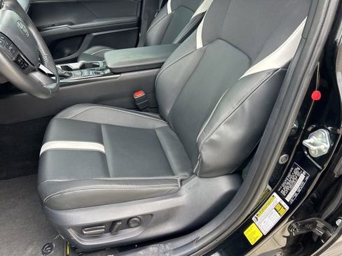Used 2025 Toyota Camry SE w/ Convenience Package FWD image 10