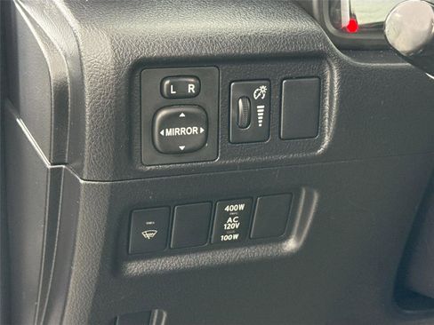 Used 2016 Toyota 4Runner SR5 Premium image 16