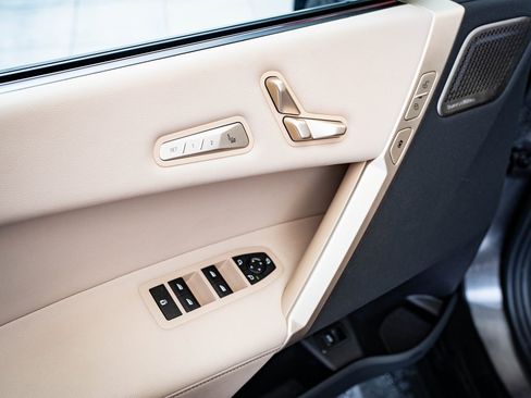 Used 2023 BMW iX M60 image 24