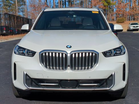 Certified 2024 BMW X5 xDrive40i w/ Premium Package image 3