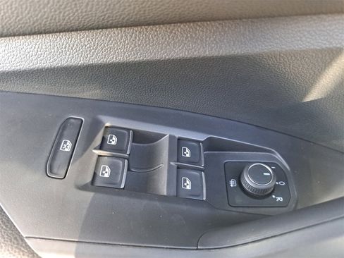 Certified 2024 Volkswagen Jetta S image 27