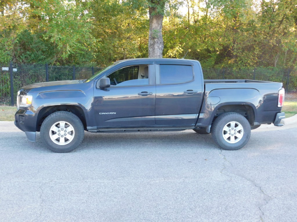 Used 2020 GMC Canyon 2WD Crew Cab w/ Convenience Package image 2