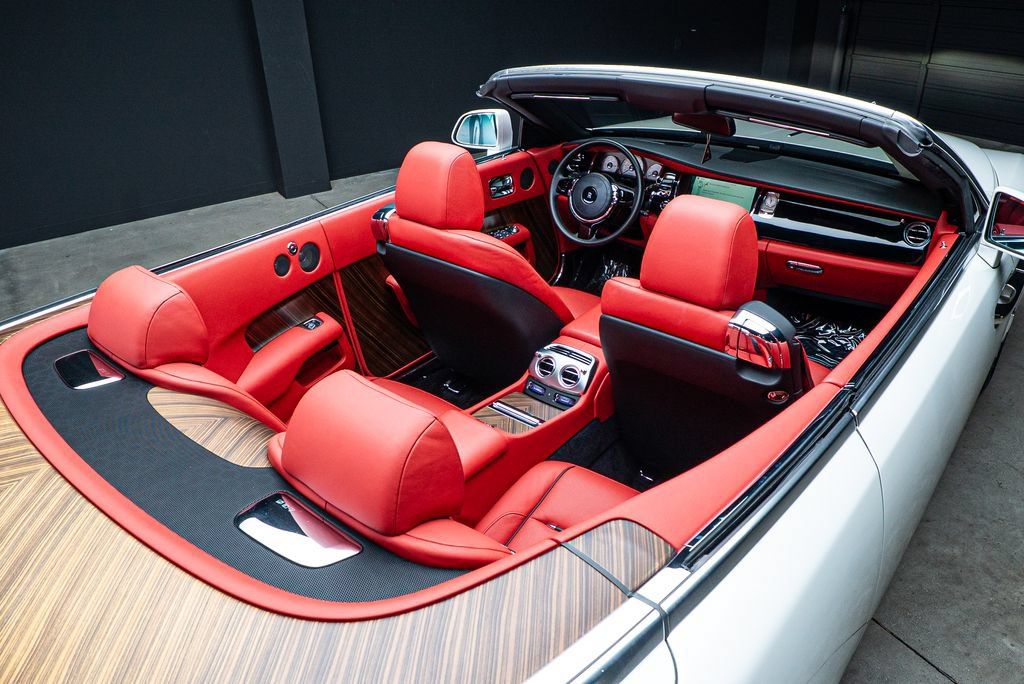 Used 2016 Rolls-Royce Dawn RWD image 48