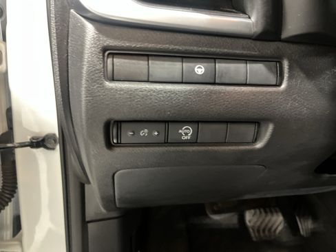 Used 2023 Nissan Rogue SV AWD/4WD image 32