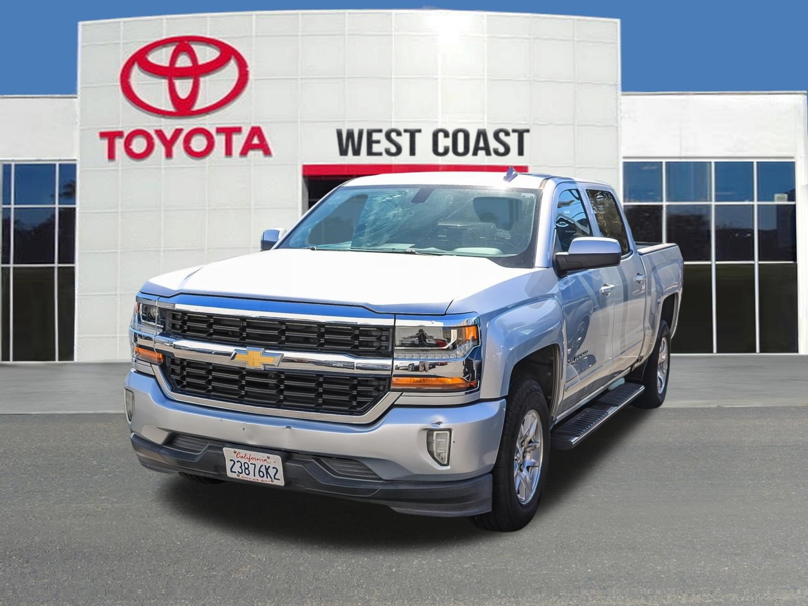 Used 2018 Chevrolet Silverado 1500 LT w/ LT Eassist Package RWD image 1