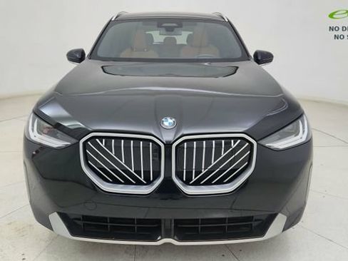 Used 2025 BMW X3 xDrive30i AWD/4WD image 2