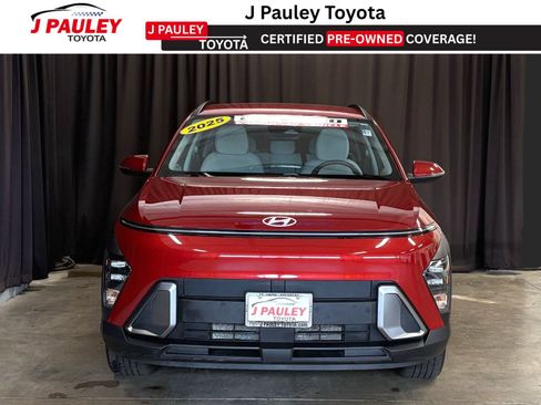 Used 2025 Hyundai Kona SEL FWD image 3