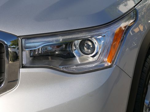 Used 2019 GMC Acadia SLE image 9