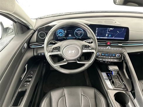 Used 2024 Hyundai Elantra Limited image 11