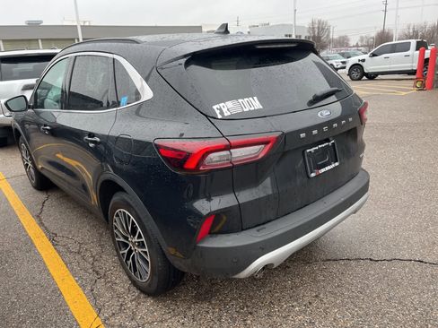 Used 2025 Ford Escape SE image 8