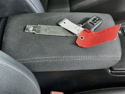Used 2025 Honda Civic Sport image 33