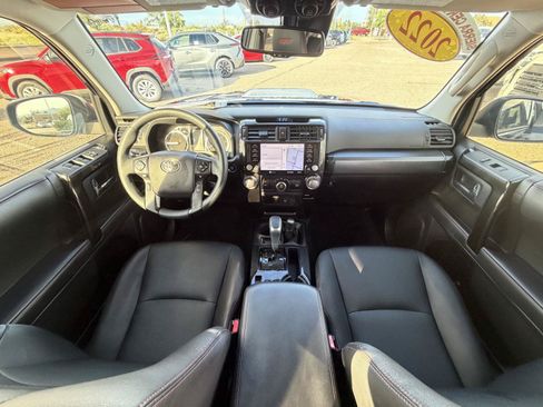 Used 2022 Toyota 4Runner TRD Off-Road Premium AWD/4WD image 25