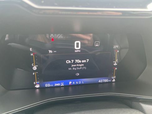 Used 2023 Chevrolet Colorado LT w/ LT Convenience Package II image 13