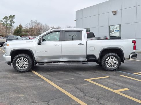 Used 2021 Chevrolet Silverado 2500 High Country w/ Technology Package image 5