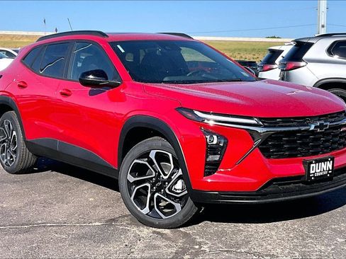New 2026 Chevrolet Trax RS w/ Sunroof Package FWD image 2