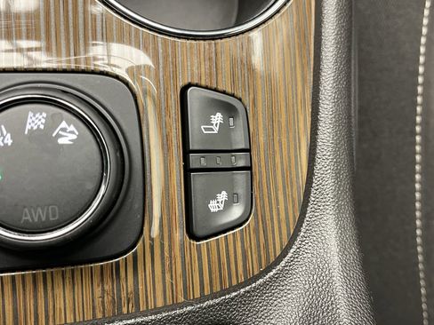 Certified 2023 GMC Acadia SLE w/ Driver Convenience Package image 24