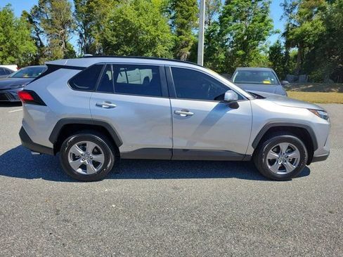 Used 2025 Toyota RAV4 XLE AWD/4WD image 9