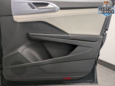 Used 2025 Volkswagen Taos SE w/ Panoramic Sunroof Package image 28