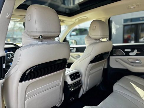 Used 2024 Mercedes-Benz GLS 580 4MATIC image 17