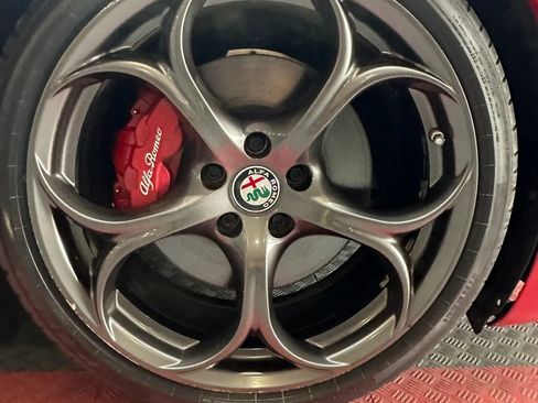 Used 2018 Alfa Romeo Giulia Ti Sport w/ Quick Order Package 22U Sport RWD image 45