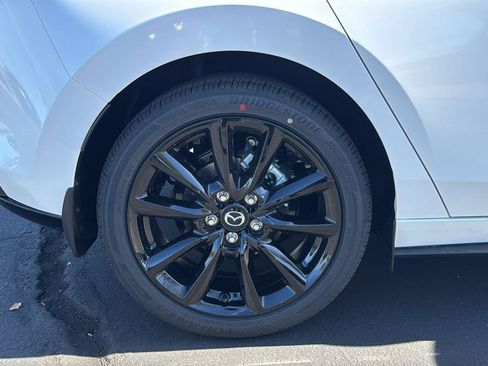 New 2026 MAZDA MAZDA3 Hatchback w/Premium Plus Pkg image 6