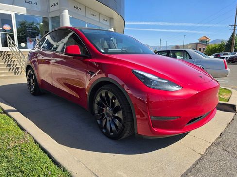 Used 2023 Tesla Model Y Performance AWD/4WD image 3