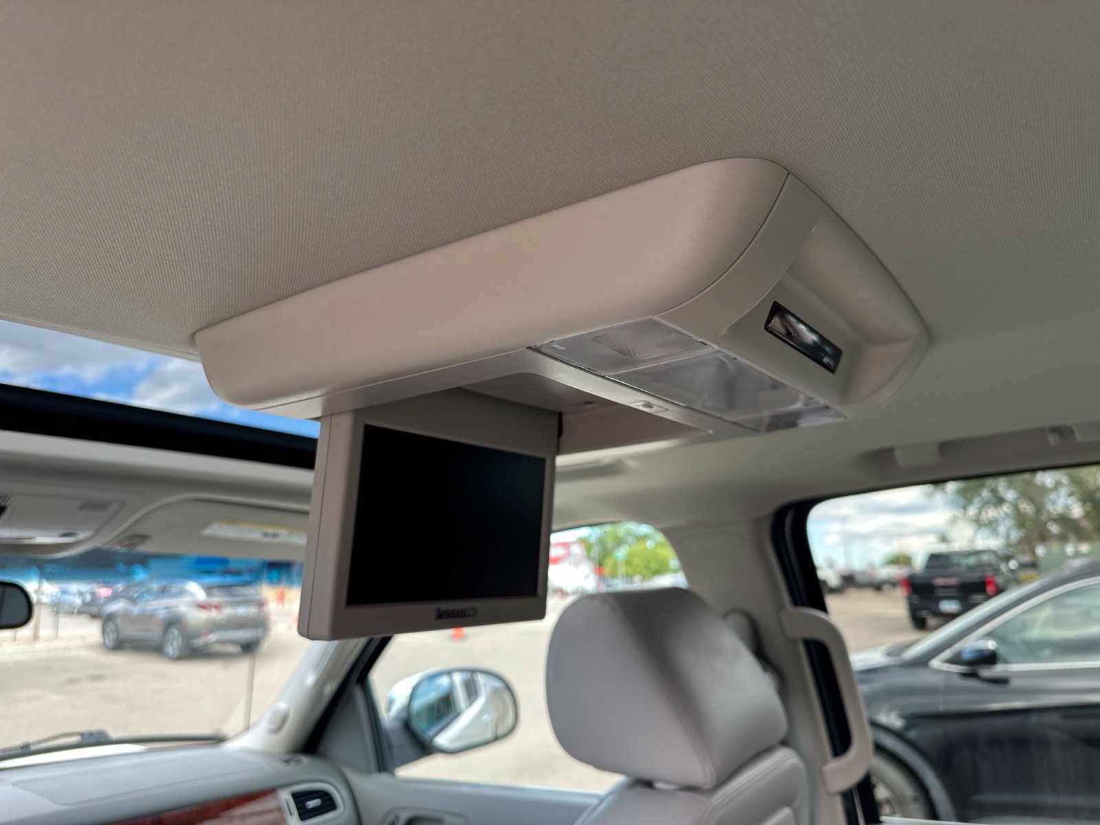 Used 2013 Chevrolet Avalanche LTZ AWD/4WD image 28