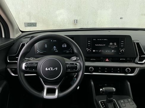 Used 2025 Kia Sportage LX image 13