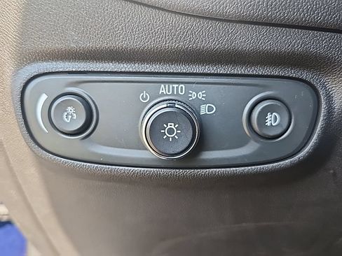 Used 2023 Chevrolet Equinox Premier AWD/4WD image 15