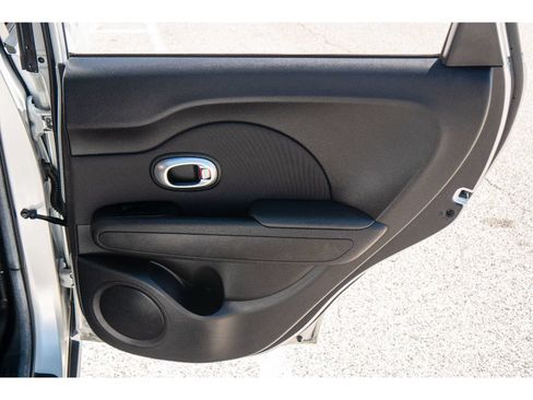 Used 2015 Kia Soul + FWD image 19