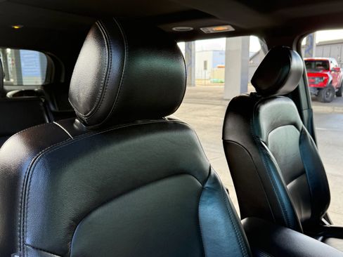 Used 2017 Ford Explorer XLT w/ Equipment Group 202A image 26