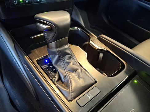 Used 2023 Lexus ES 350 w/ Premium Package image 16