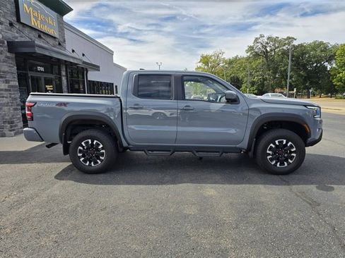 Used 2024 Nissan Frontier PRO-4X w/ Off-Road Protection Package image 8
