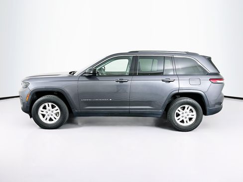 Used 2023 Jeep Grand Cherokee Laredo AWD/4WD image 4