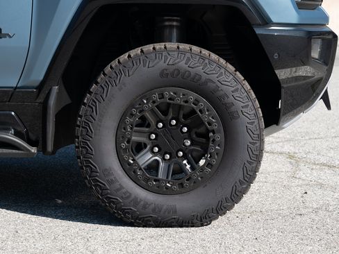 New 2024 GMC Hummer EV 3X w/ Omega Edition image 21