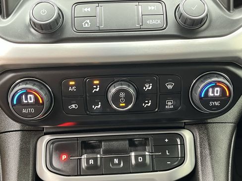 Certified 2023 GMC Acadia SLE w/ Driver Convenience Package image 23