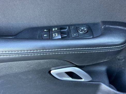 Used 2017 Dodge Challenger R/T RWD image 11
