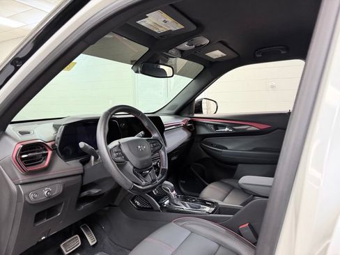 Used 2025 Chevrolet TrailBlazer RS w/ Convenience Package AWD/4WD image 15