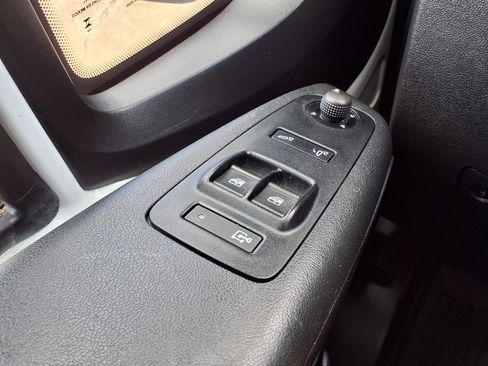 Used 2025 RAM ProMaster 2500 w/ Convenience Group FWD image 13