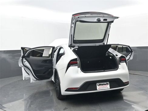 Used 2025 Toyota Prius LE image 33