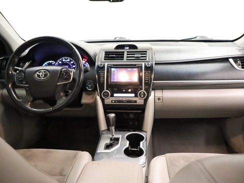 Used 2012 Toyota Camry XLE w/ Leather Pkg FWD image 6