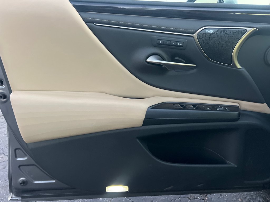 Used 2021 Lexus ES 250 w/ Luxury Package AWD/4WD image 10