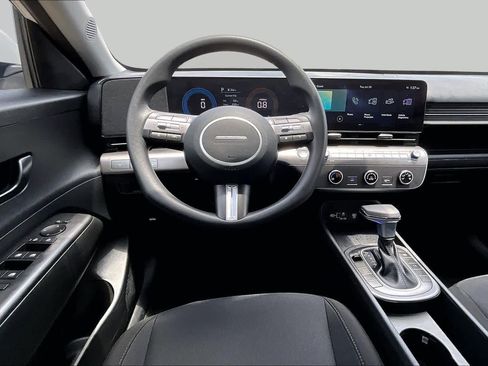 Used 2026 Hyundai Kona SE FWD image 12