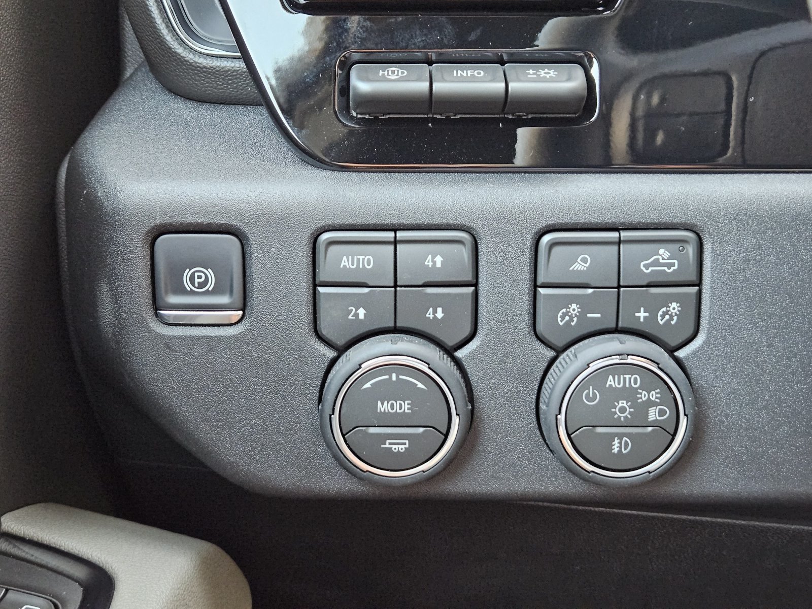 Certified 2026 Chevrolet Silverado 2500 ZR2 AWD/4WD image 24