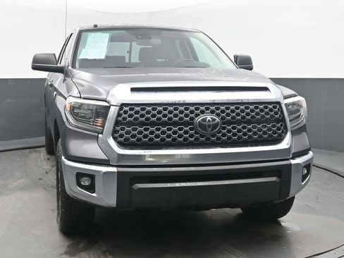 Used 2018 Toyota Tundra SR5 w/ TRD Off Road Package image 9