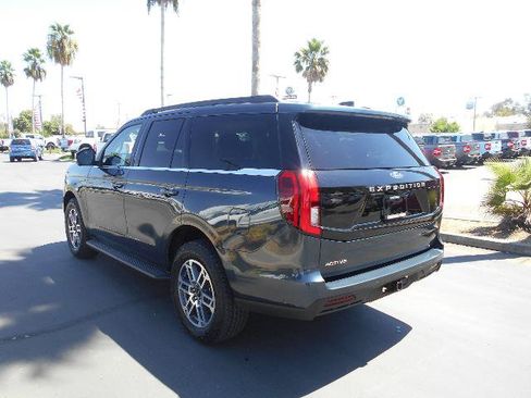 Certified 2025 Ford Expedition Active RWD image 7